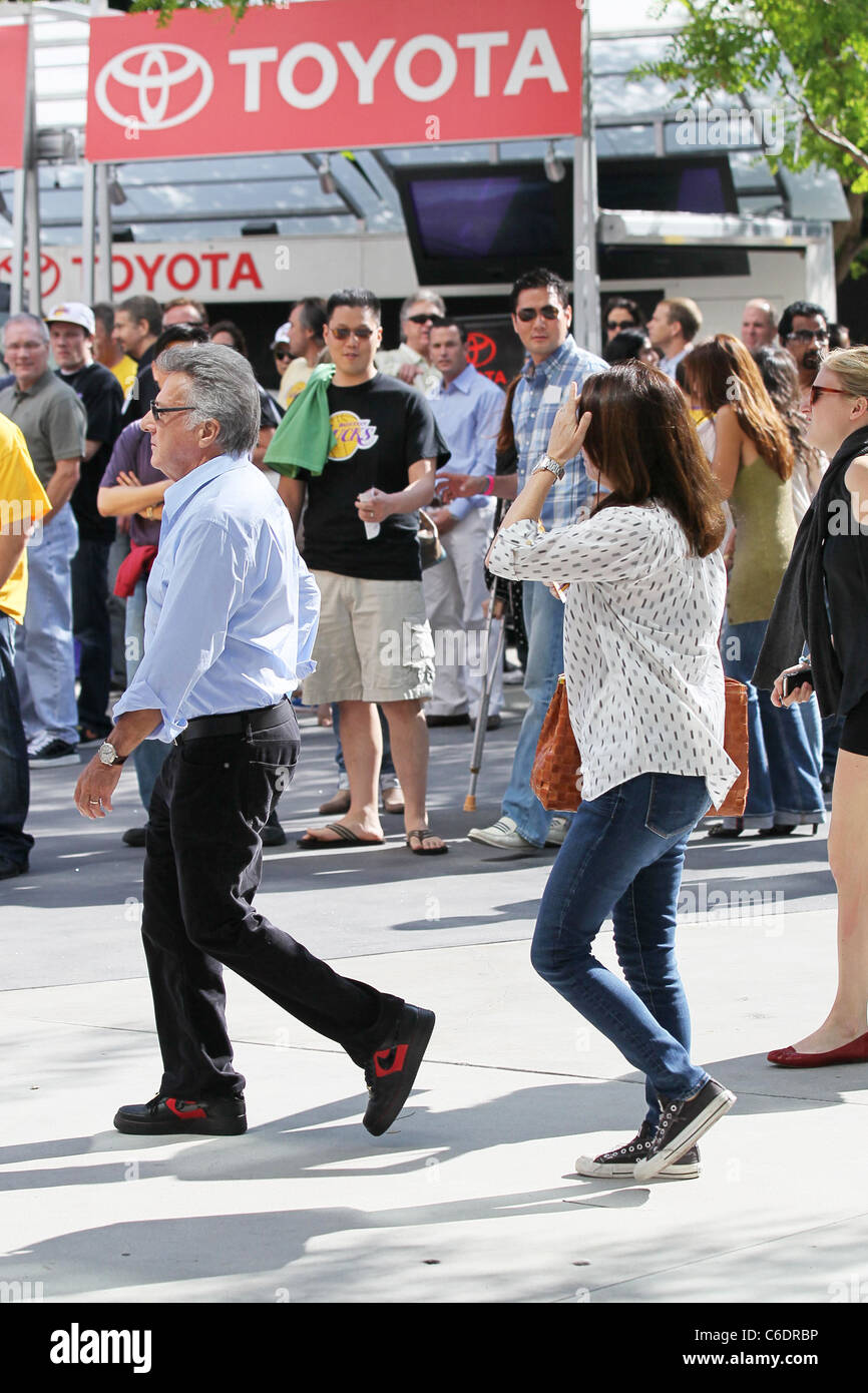 Dustin Hoffman and his wife Anne Byrne Hoffman Celebrity arrivals at the Staples Center for game two of the NBA championship Stock Photo