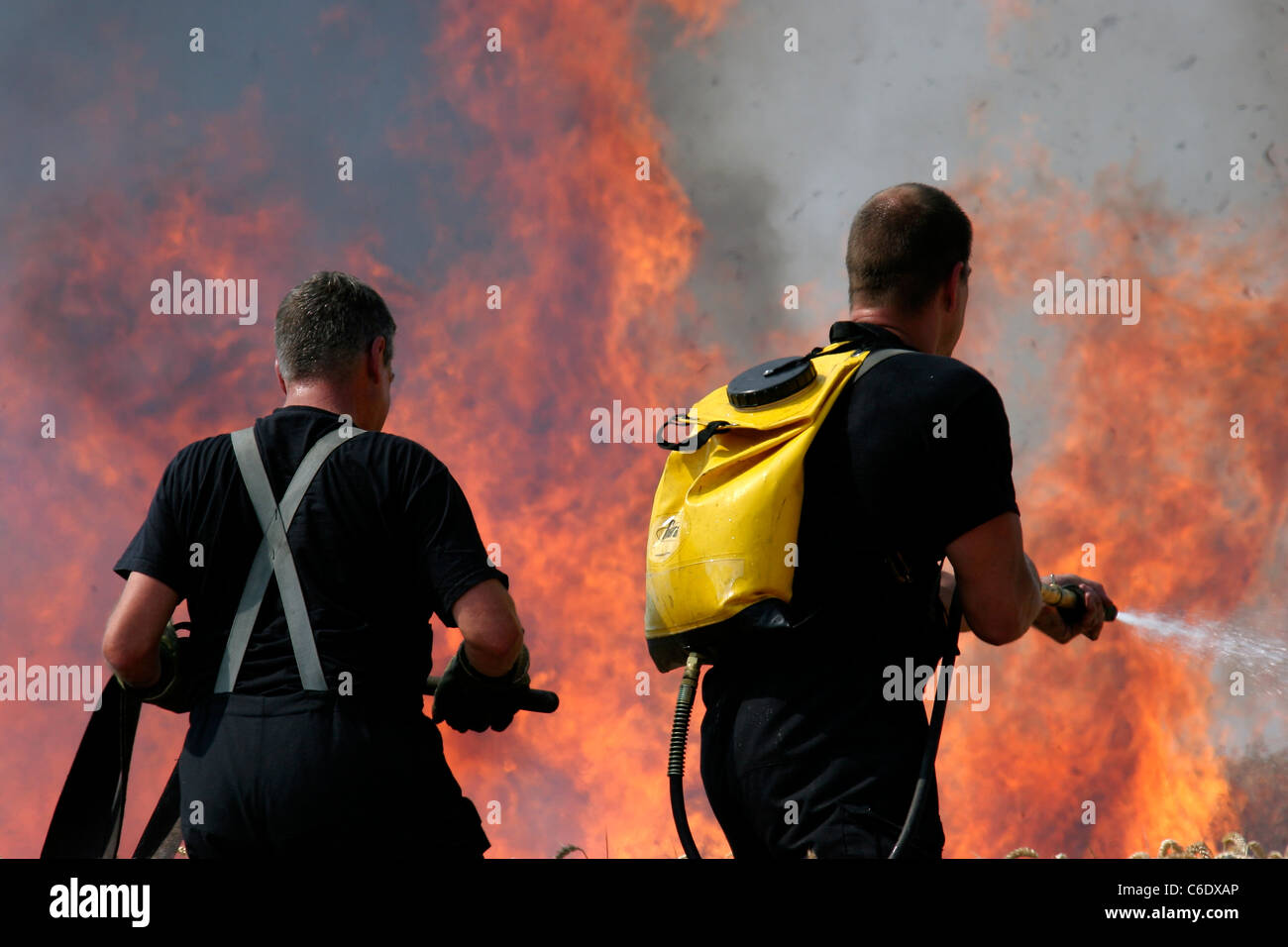 Large fire extinguisher hires stock photography and images Alamy