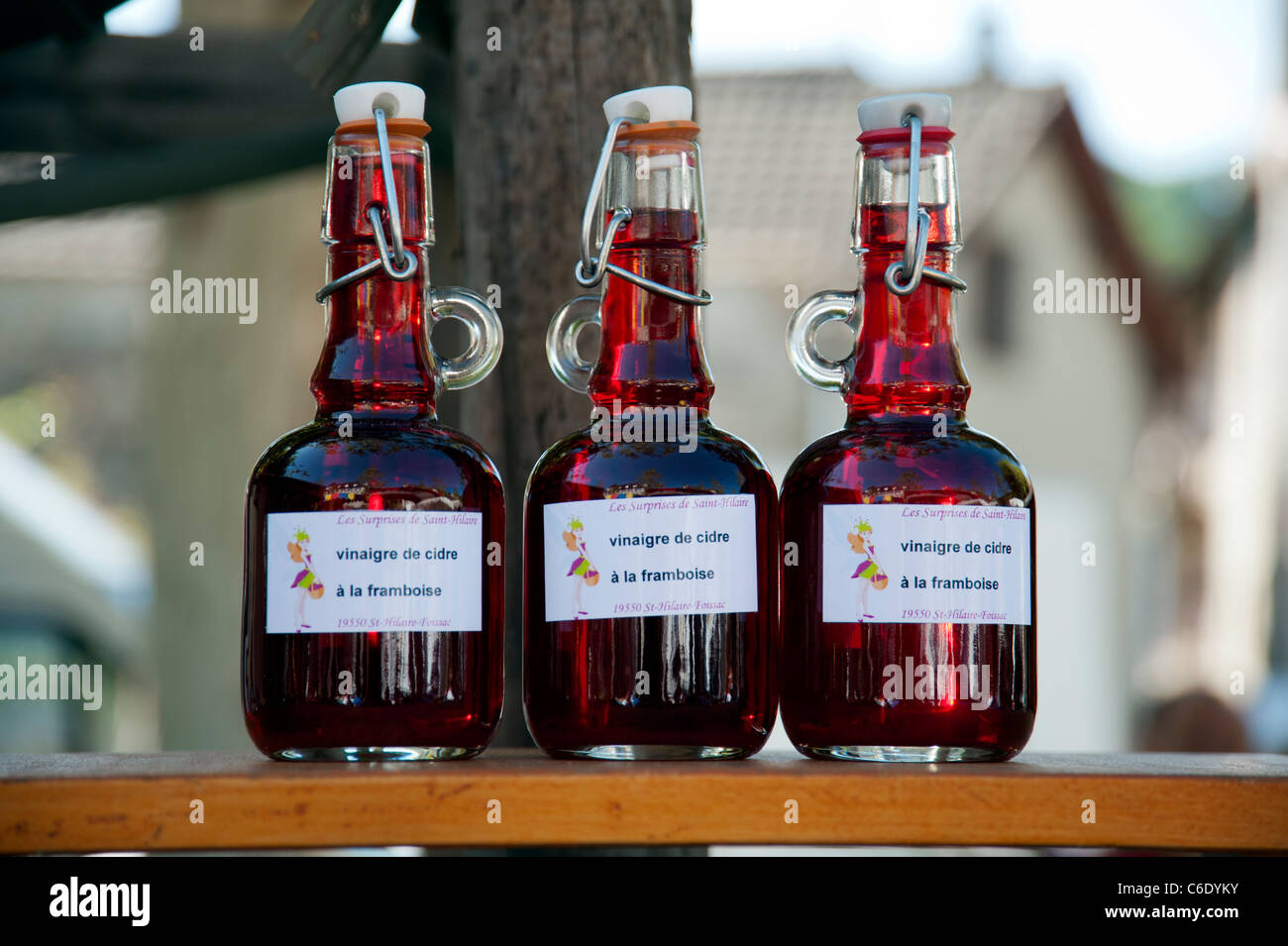 Strawberry Cider vinegar Vinaigre Cidre du Framboise bottles for sale