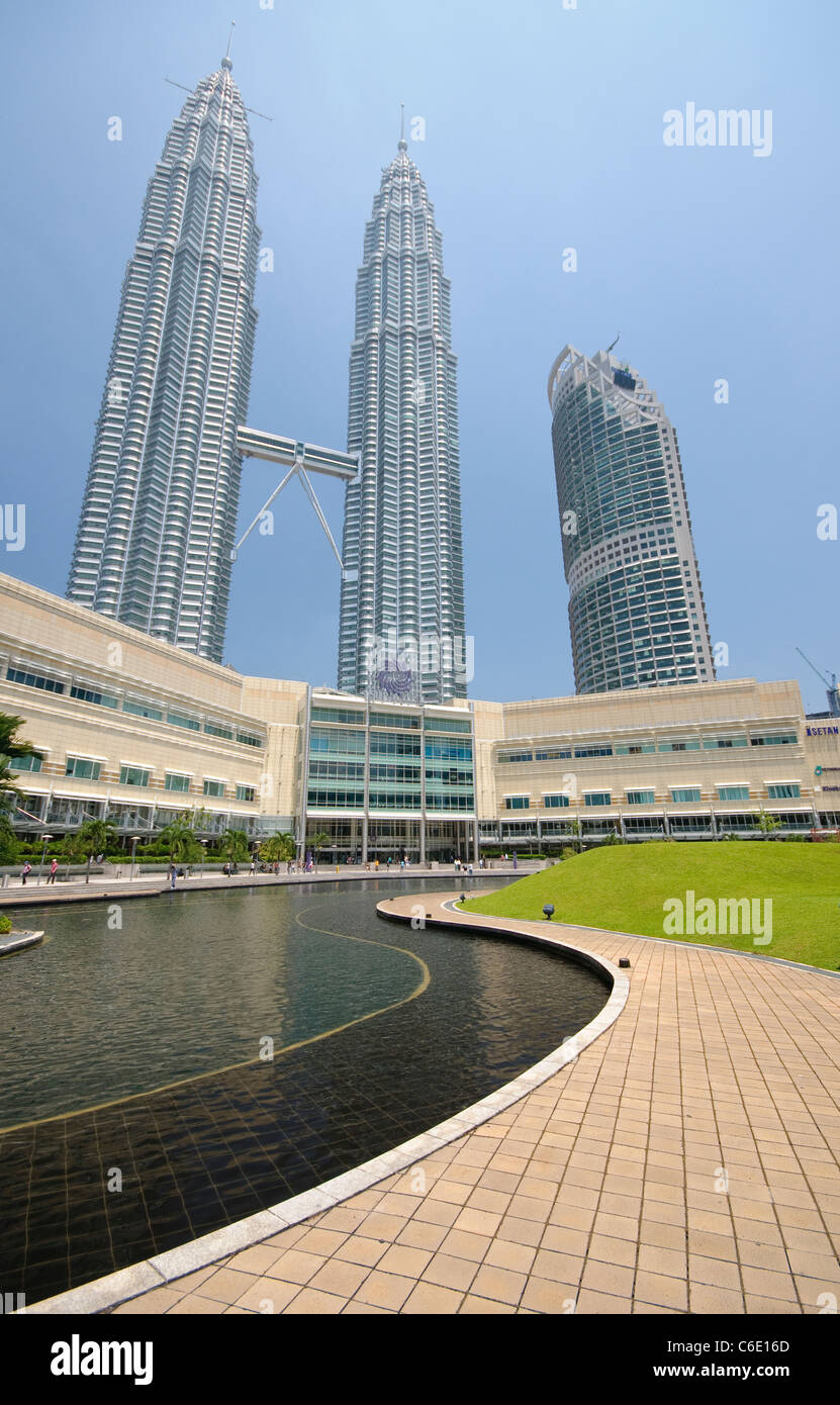 Petronas Twin Towers and Suria KLCC shopping centre, seen from KLCC Park, Kuala Lumpur, Malaysia, Southeast Asia, Asia Stock Photo