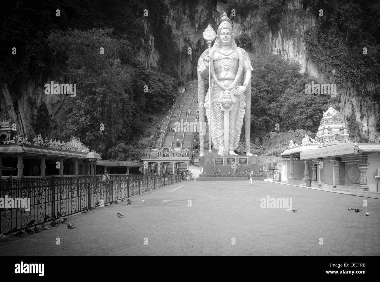 statue of the god Murugan at the forecourt of the Batu Caves, limestone caves near Kuala Lumpur, Malaysia Stock Photo