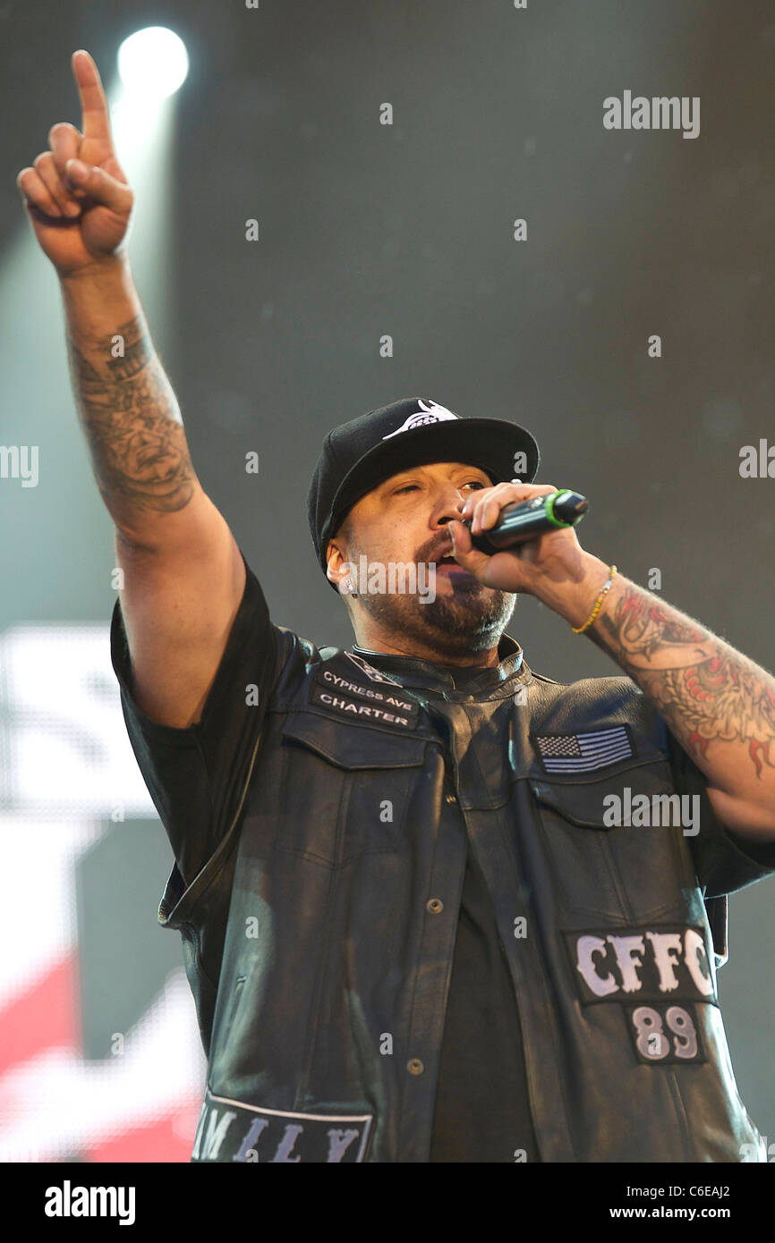 B-Real Cypress Hill performing live in concert during the Rock in Rio ...