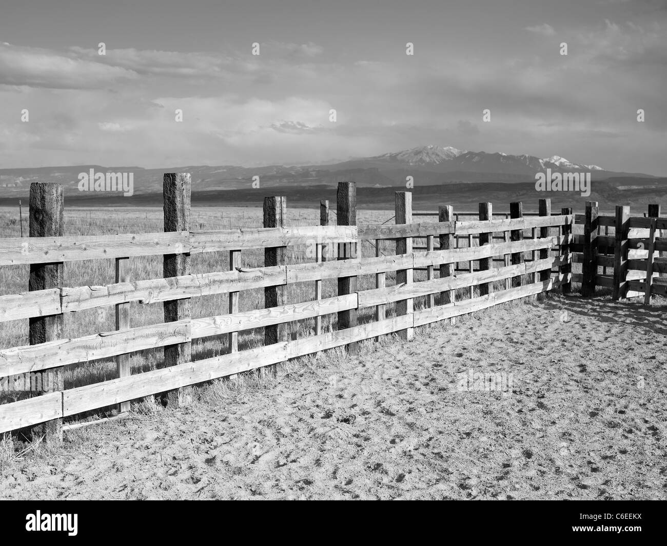 Rustic fence Black and White Stock Photos & Images - Alamy
