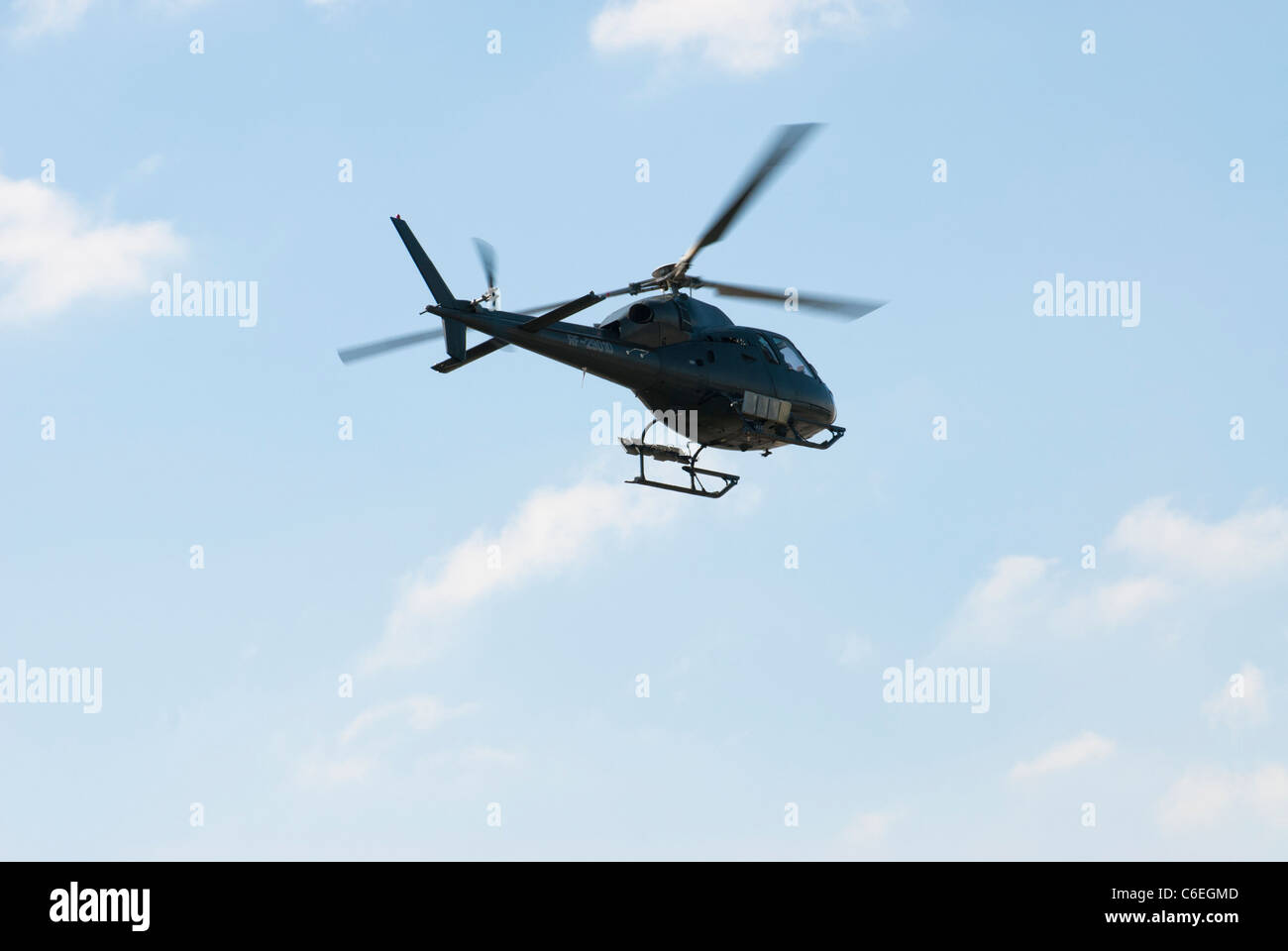 Flying helicopter hi-res stock photography and images - Alamy