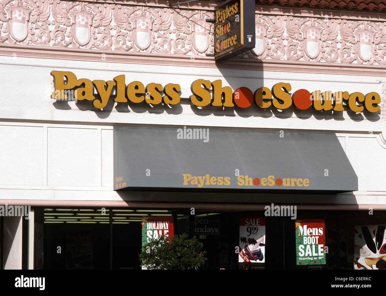 Payless store boot sale