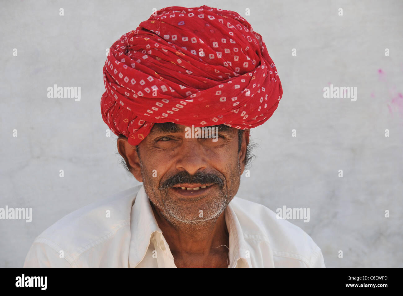 Portrait man in red turban Jojawar Rajasthan India Stock Photo