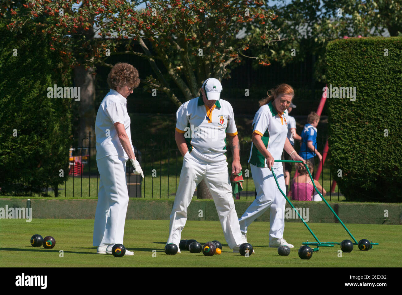 Female lawn bowls player hires stock photography and images Alamy