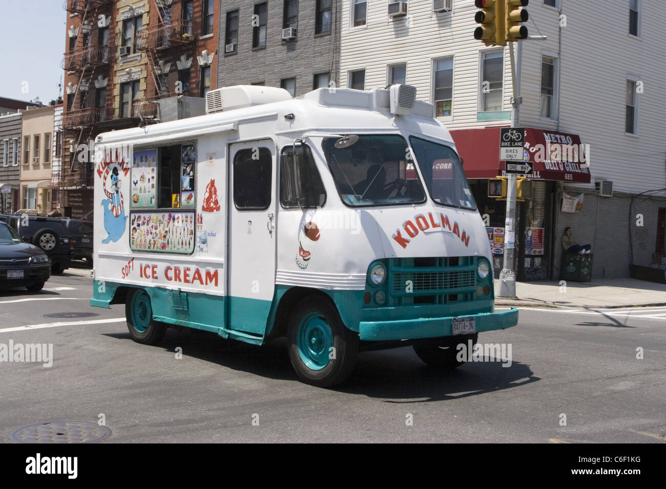 Independent Ice Cream Truck On The Streets Of Brooklyn New York Stock Photo Alamy