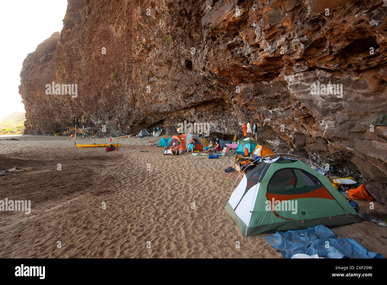 Napali coast hawaii camping hires stock photography and images Alamy