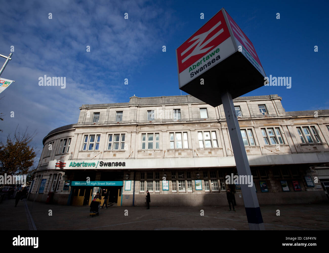 Swansea Railway Station Stock Photos & Swansea Railway Station Stock
