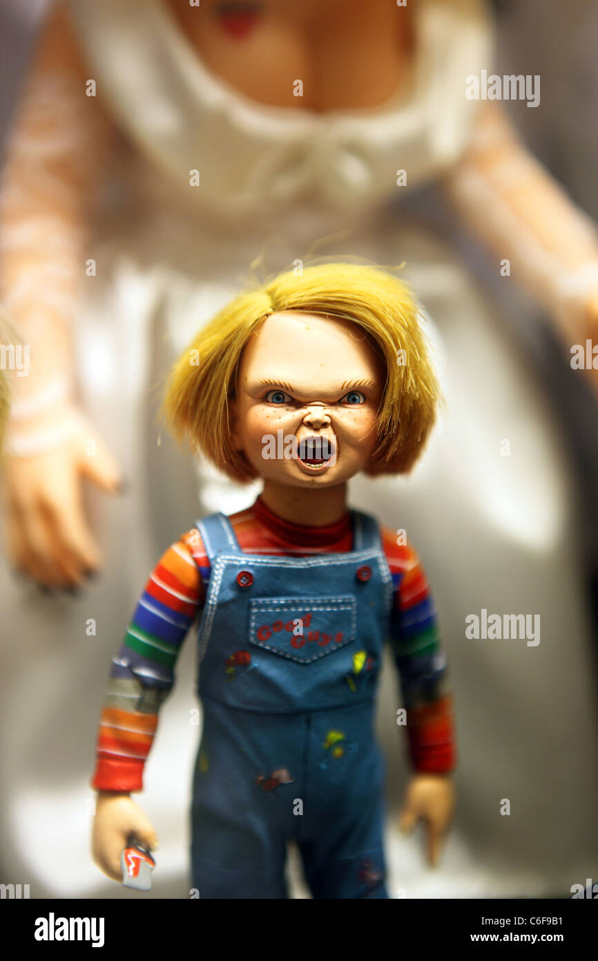 horror chucky doll