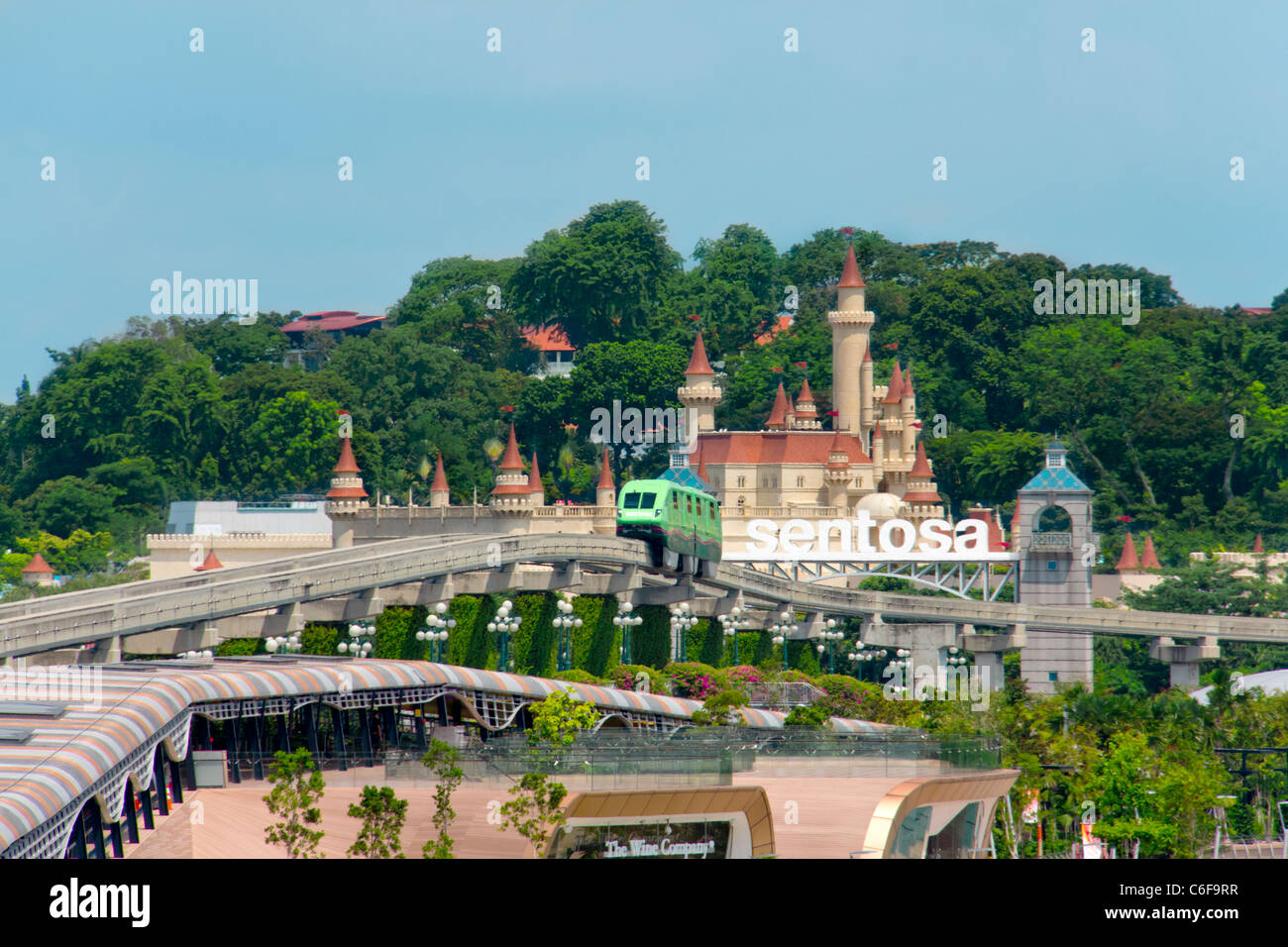 Skytrain at the gate of Sentosa Island, Singapore Stock Photo