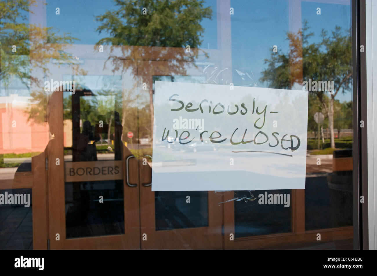 Borders bookstore closing sign on hires stock photography and images