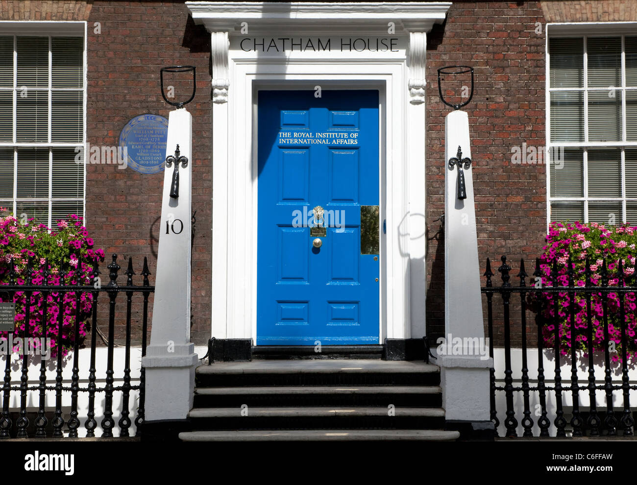 Chatham House, St James's Square, London Stock Photo Alamy