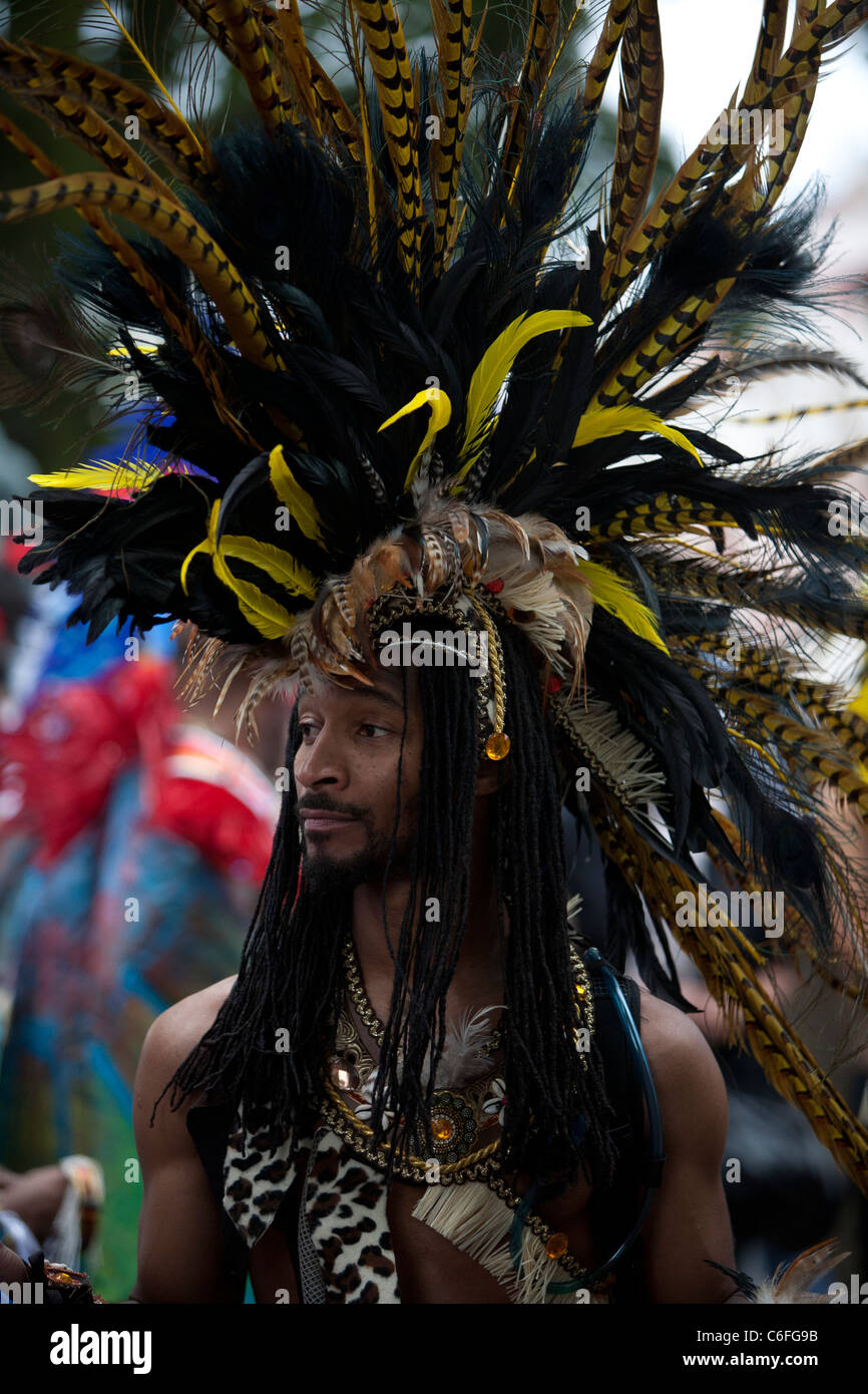 Male dancer notting hill carnival hi-res stock photography and images ...