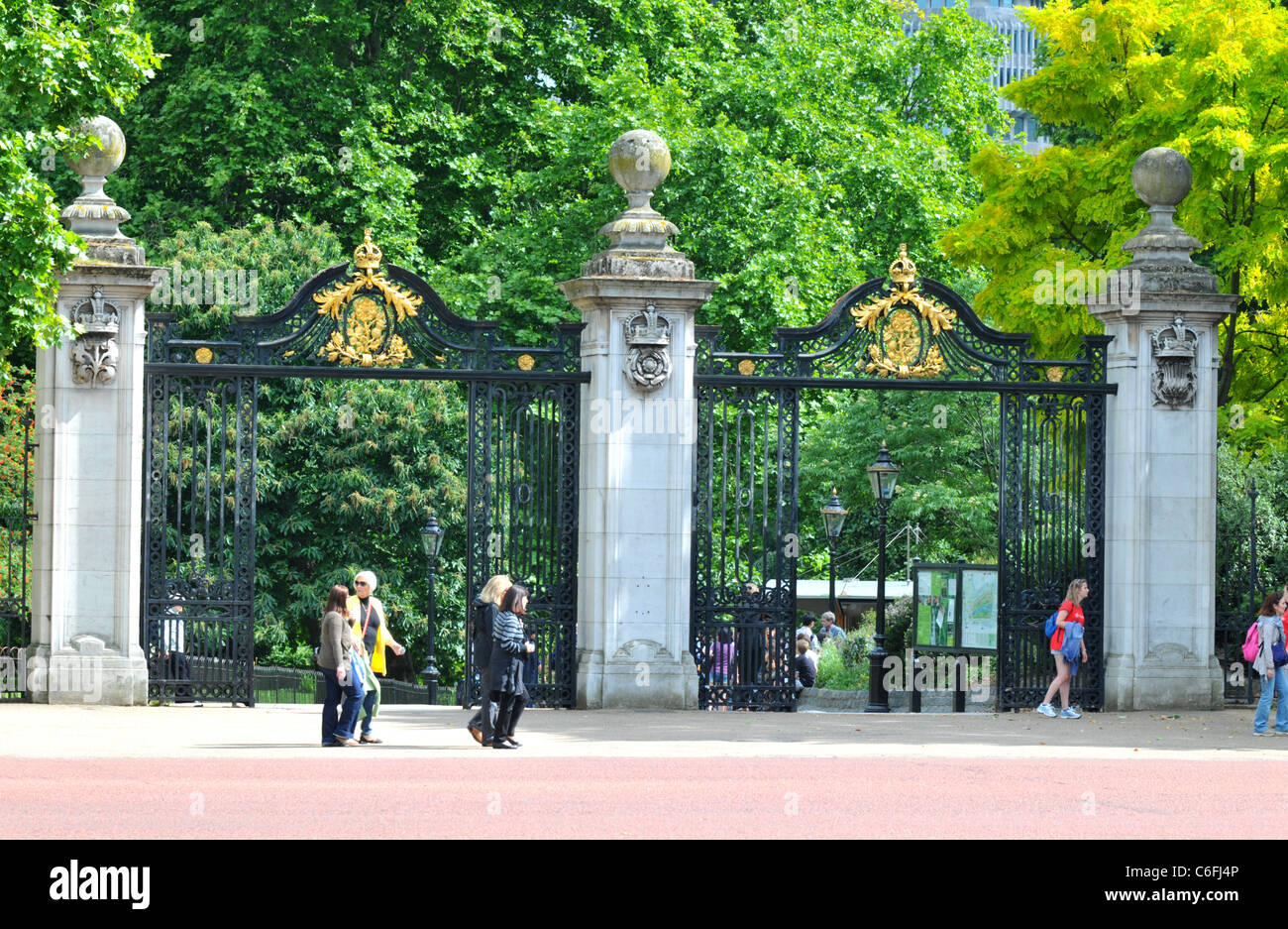St. James's Park entrance, London, Britain, UK Stock Photo