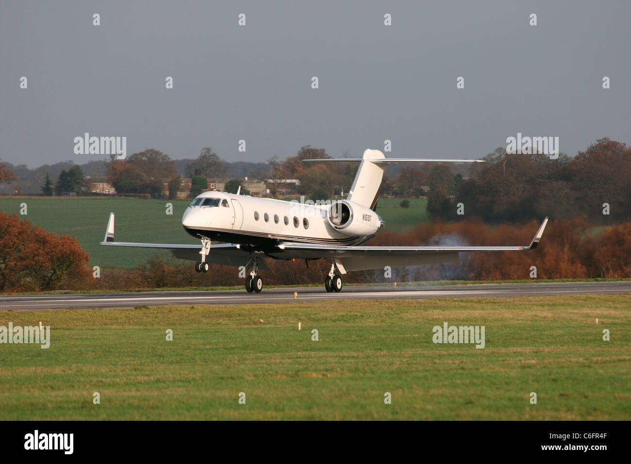 N151ST Gulfstream IV landing at London Luton Stock Photo