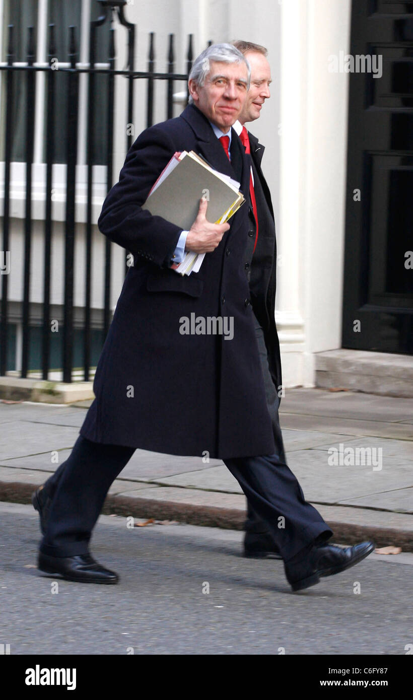 Justice secretary jack straw arrives at 10 downing street hires stock