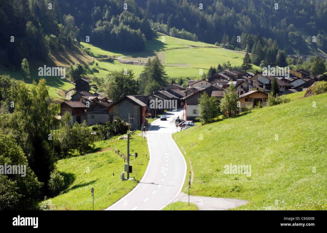 Village in a valley hi-res stock photography and images - Alamy