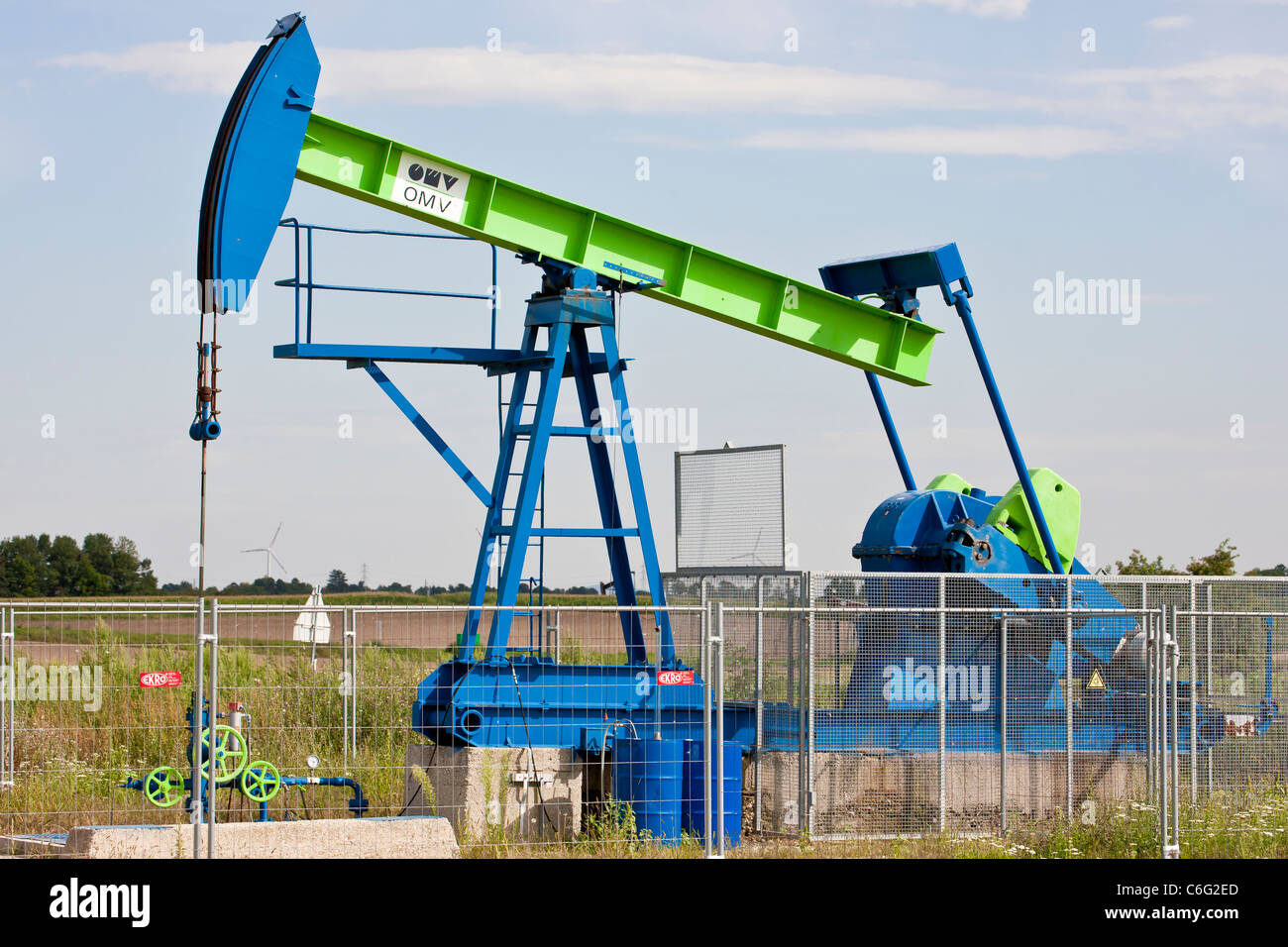 Crude oil pump hires stock photography and images Alamy