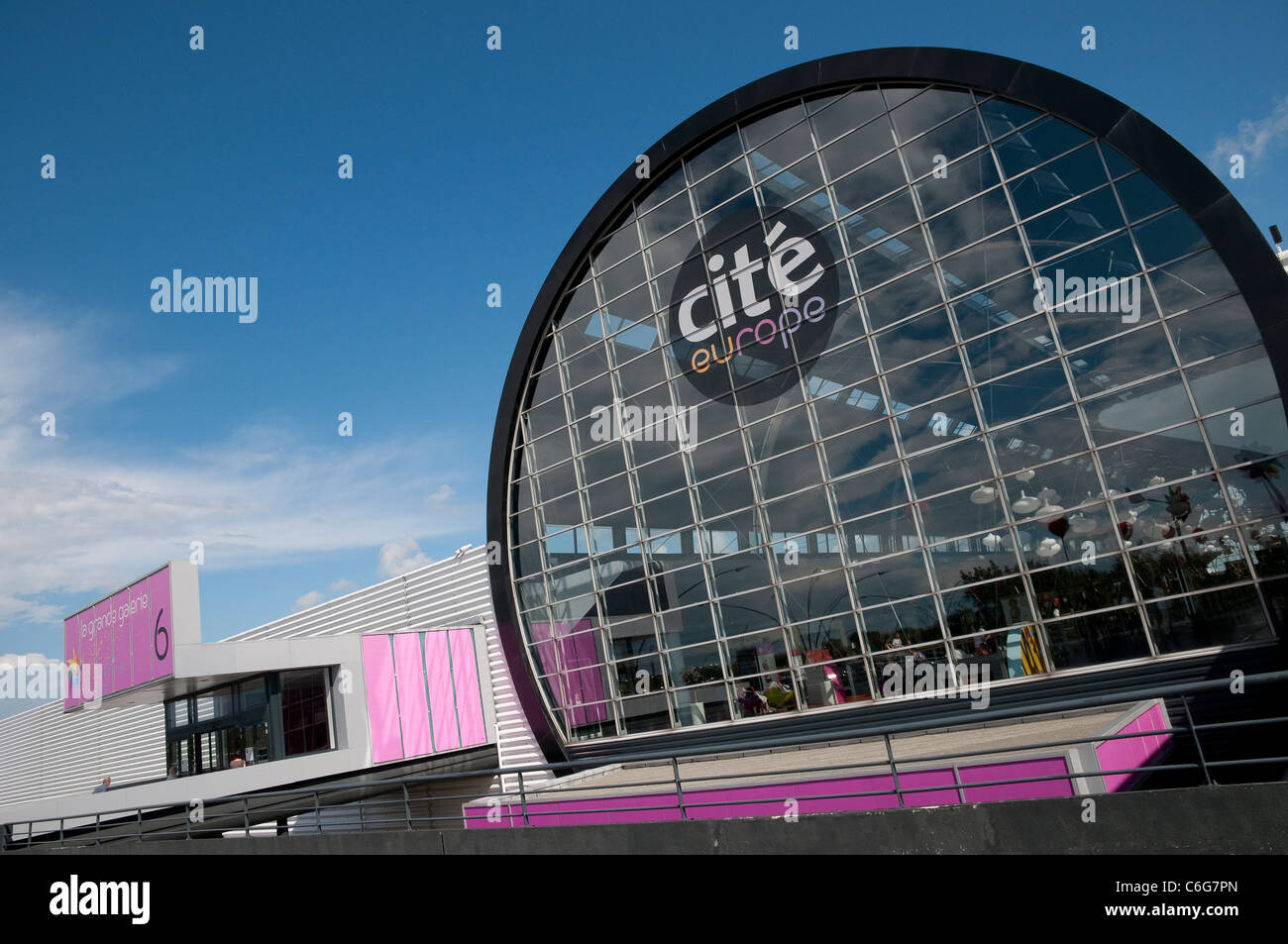 Entrance french shopping center hi-res stock photography and images - Alamy