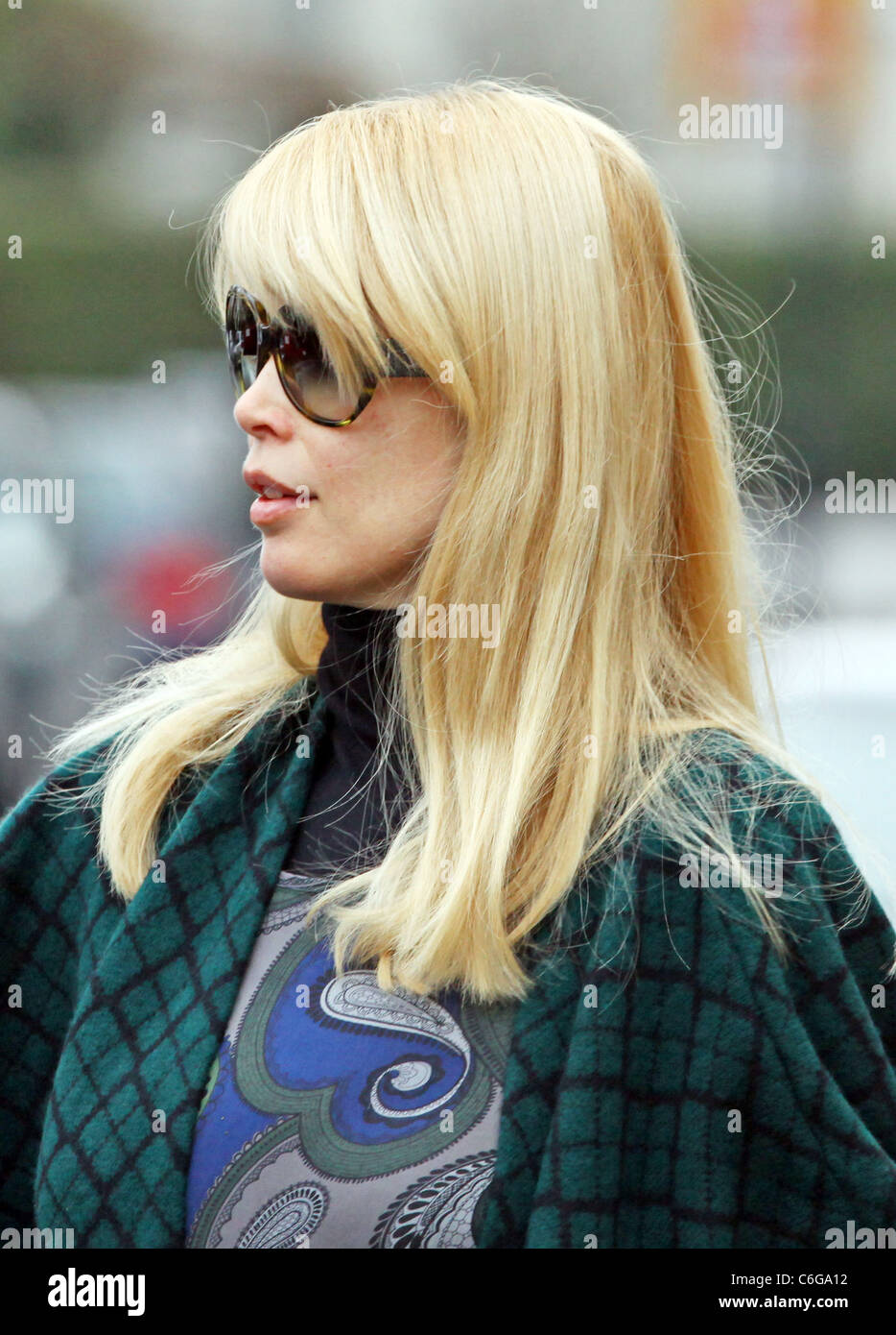 Pregnant claudia. Сын клаудии шиффер. Клаудия шиффер беременная. Claudia marusanici модель. Pregnant claudia.