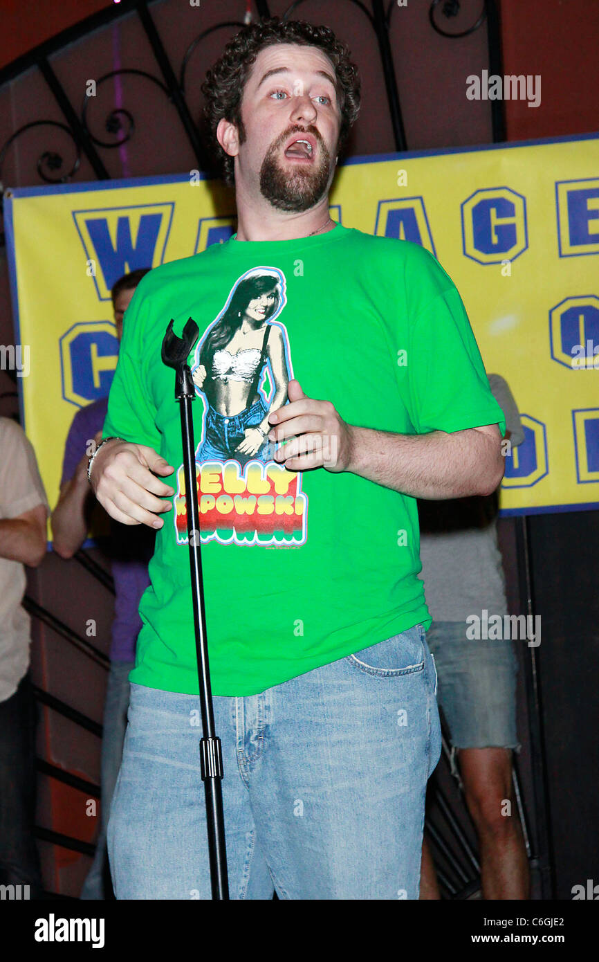 Dustin Diamond from the TV show Saved By The Bell rehearses for his