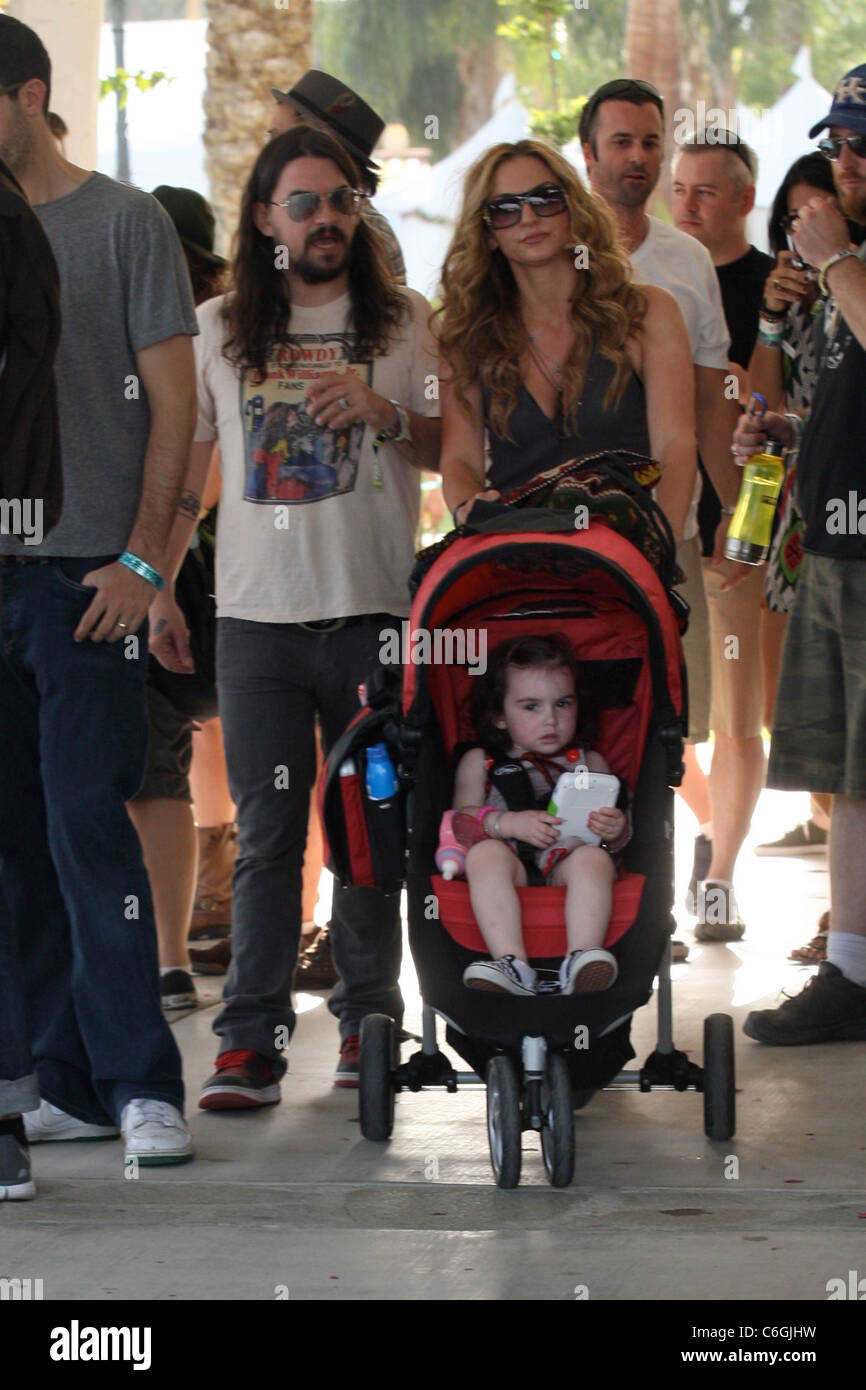 Shooter Jennings, Drea de Matteo and daughter Alabama Jennings at the