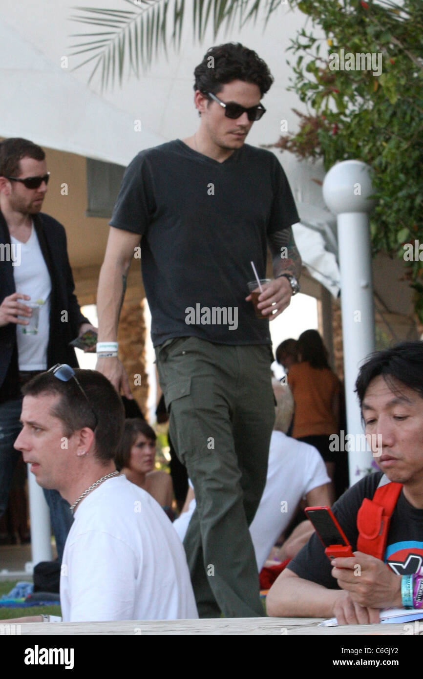 John mayer black 1 hi-res stock photography and images - Alamy