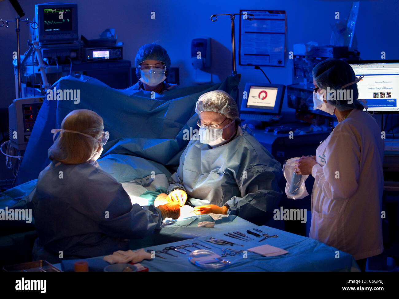 Nurse patient operating room hi-res stock photography and images - Alamy