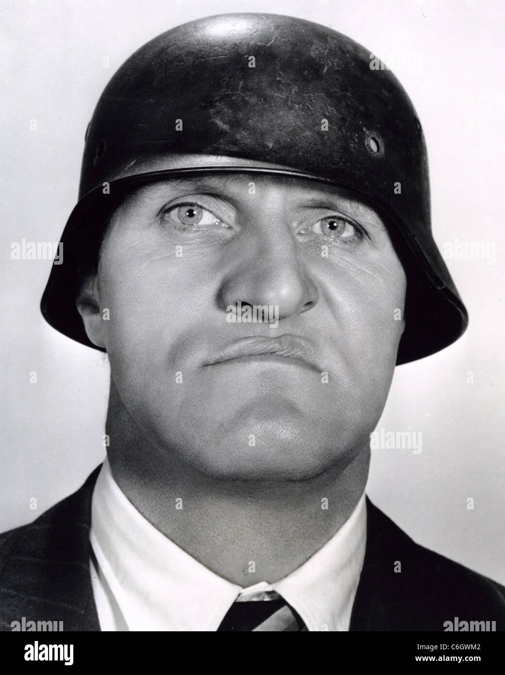 TOMMY COOPER (1921-1984) Welsh comedian and magician Stock Photo - Alamy