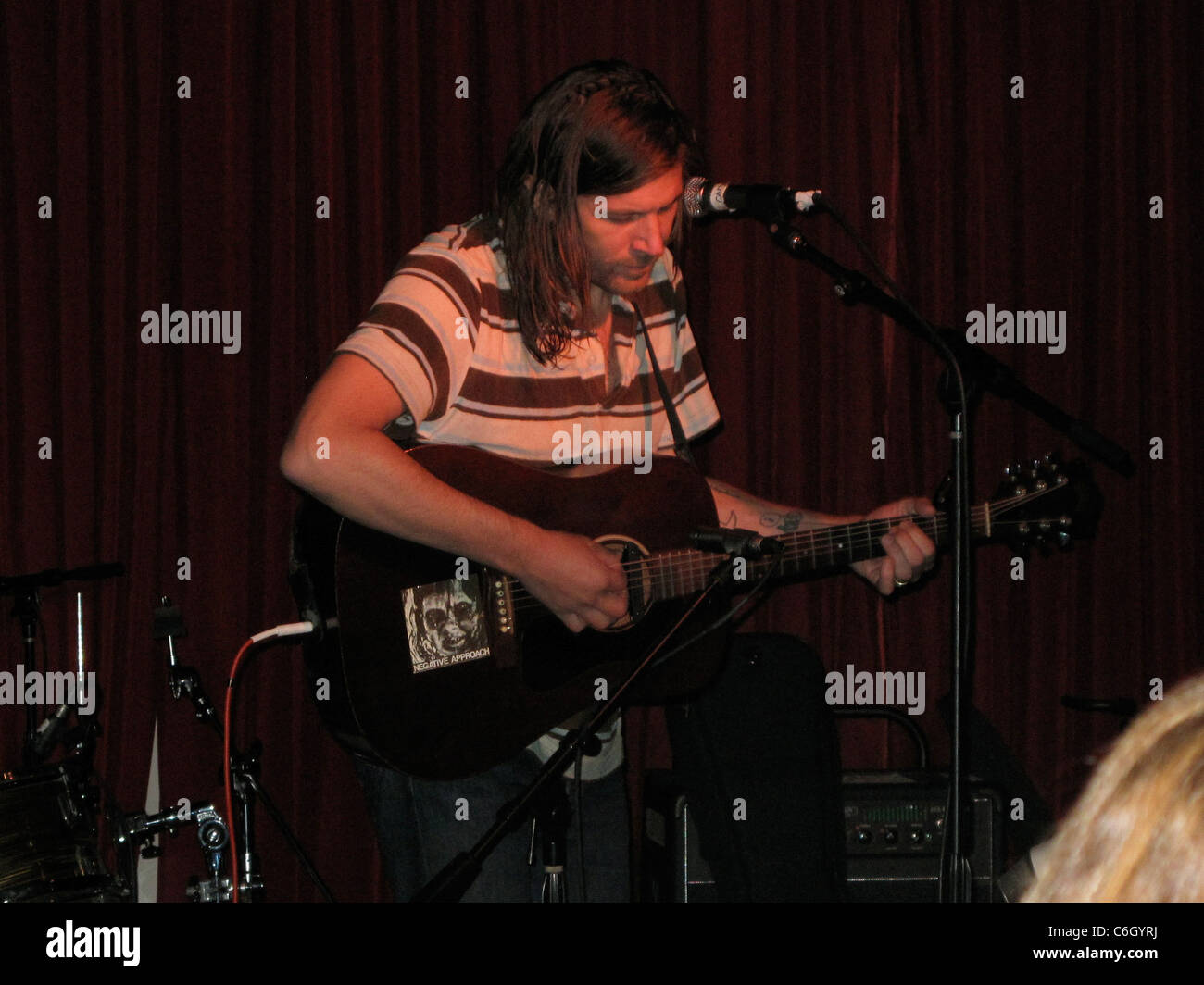 Evan Dando performing at Hotel Cafe Los Angeles, California - 27.02.10 ...