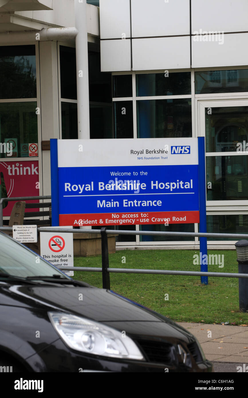 Royal Berkshire Hospital Reading NHS sign Stock Photo