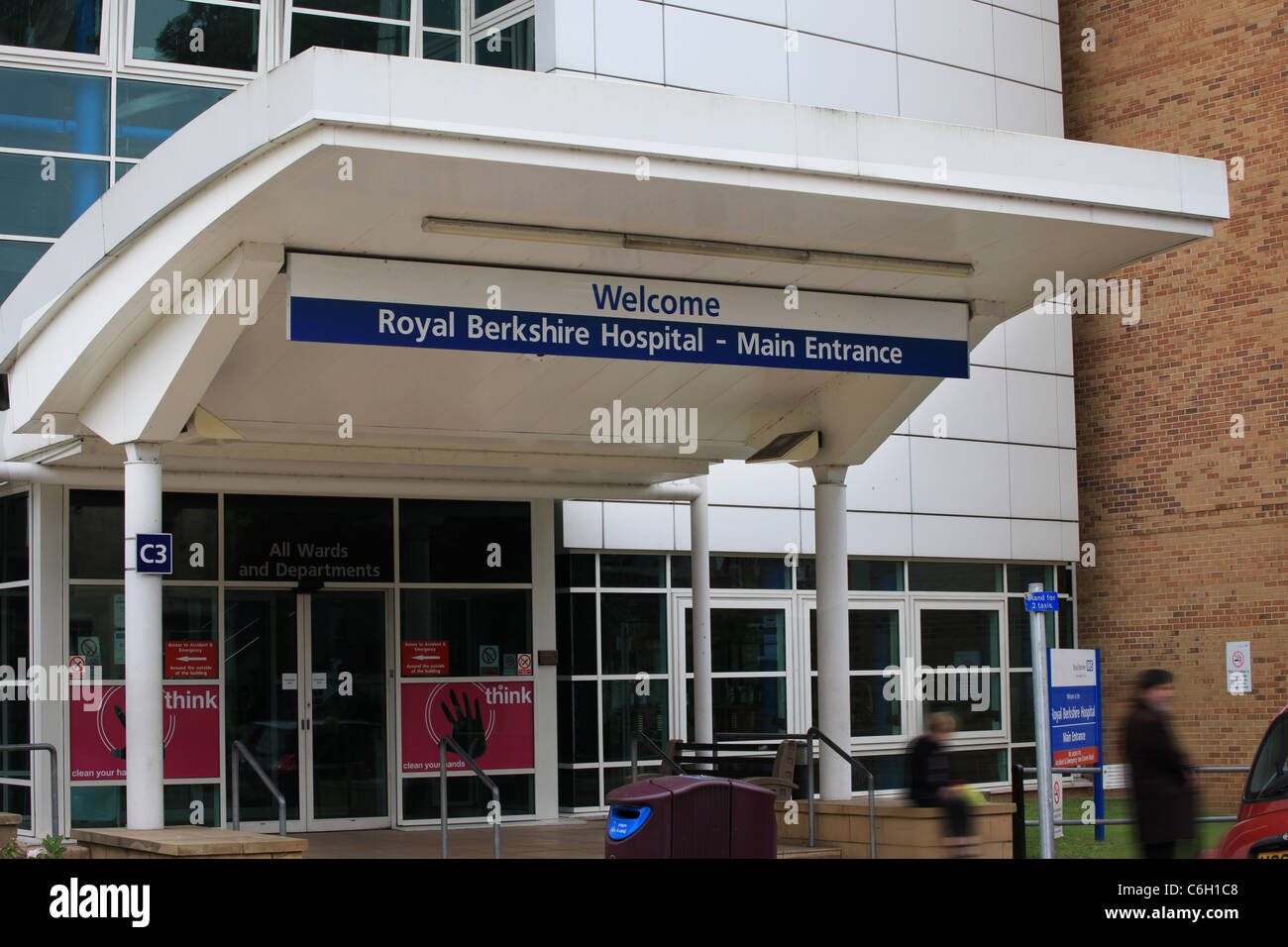 Royal Berkshire Hospital Reading NHS entrance Stock Photo