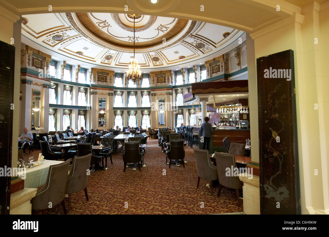 the bar in the fort garry hotel downtown winnipeg manitoba canada Stock Photo Alamy