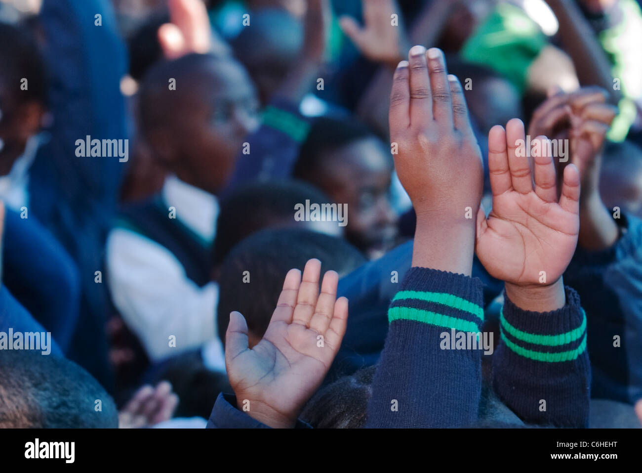 Children clapping school hi-res stock photography and images - Alamy