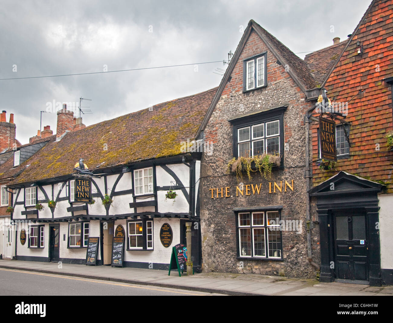 The New Inn In New Street, Salisbury, Wiltshire, England Stock Photo ...