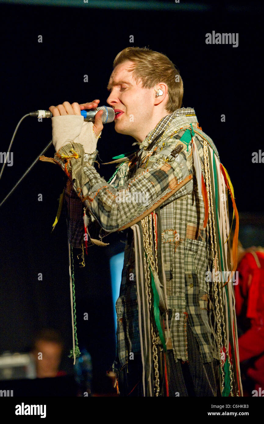 Sigur Ros frontman Jonsi kicks off his European solo tour at the Forum ...