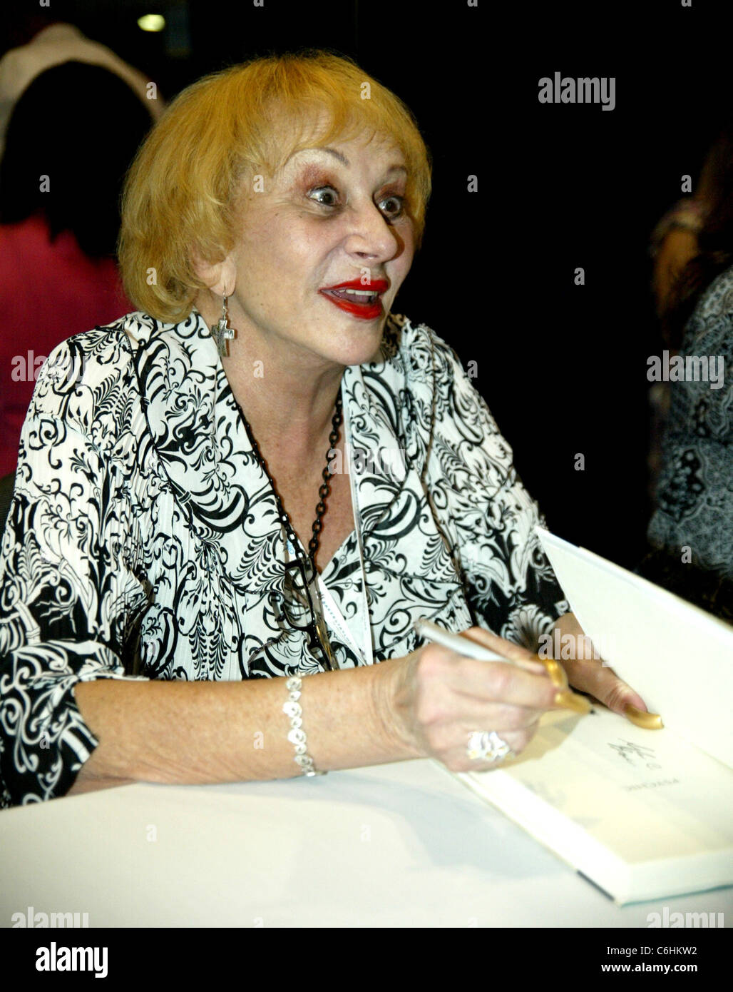 Sylvia browne hires stock photography and images Alamy