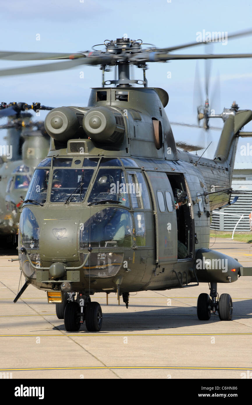 RAF Puma XW222 prepares to leave the ground at RAF Odiham Stock Photo