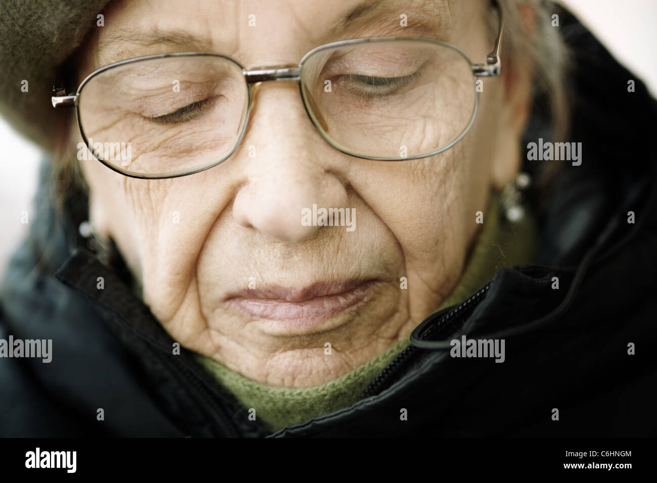 Stylish Eyeglasses for the Older Woman: Comfort, Style, and Vision Clarity