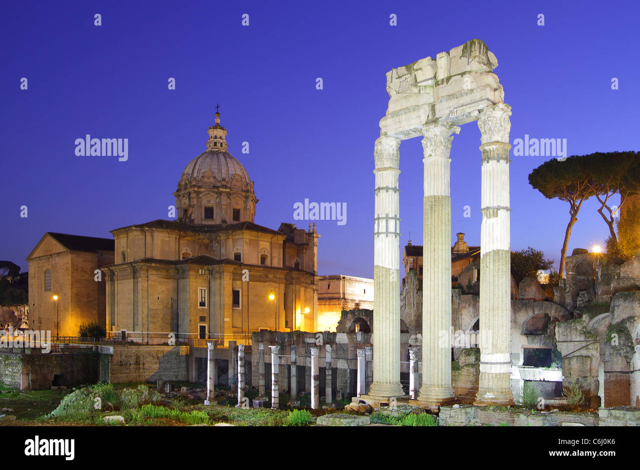 Ancient roman ruins at night hi-res stock photography and images - Alamy