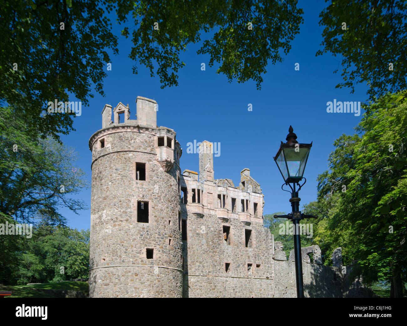 Huntly Castle and lampost Stock Photo
