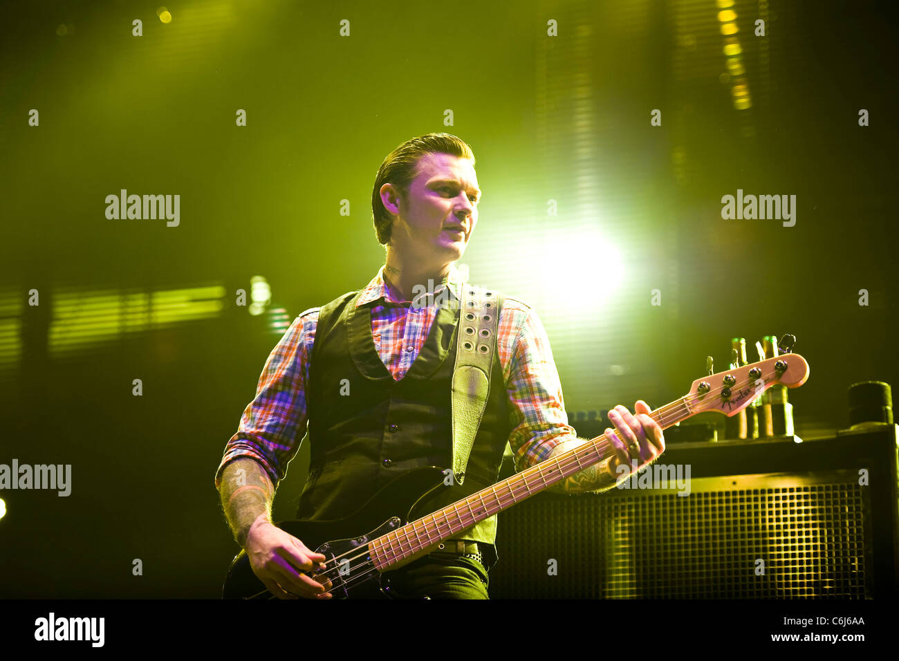 Richard Jones Stereophonics performing at the O2 Arena London, England ...