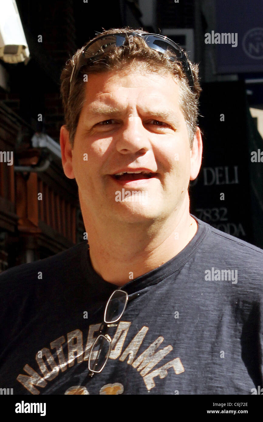 Mike Golic outside the Ed Sullivan Theater for the 'Late Show With David Letterman' New York City, USA - 01.04.10 Stock Photo