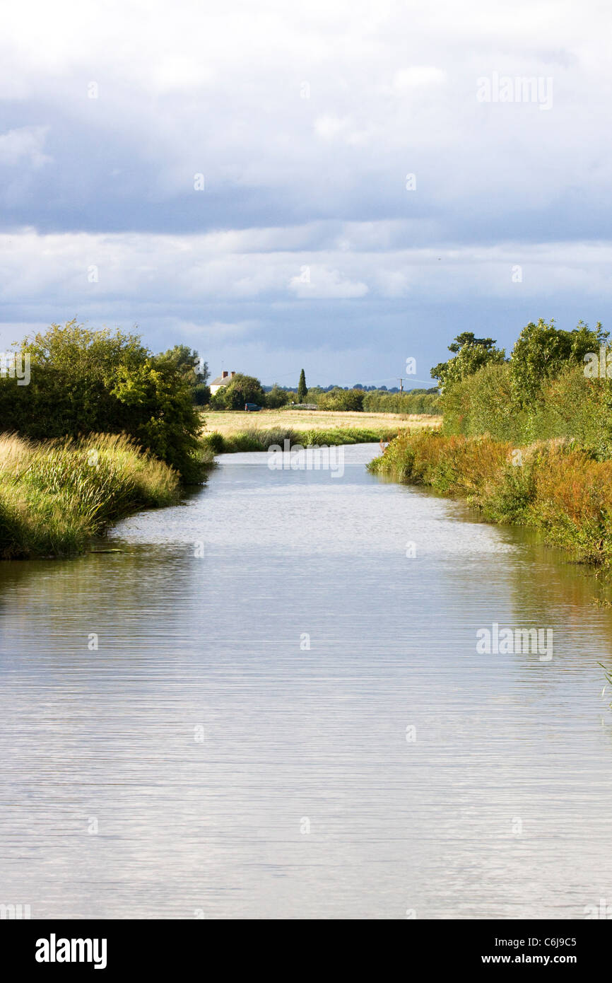 Portrait of the canal at Kings Sutton England Stock Photo