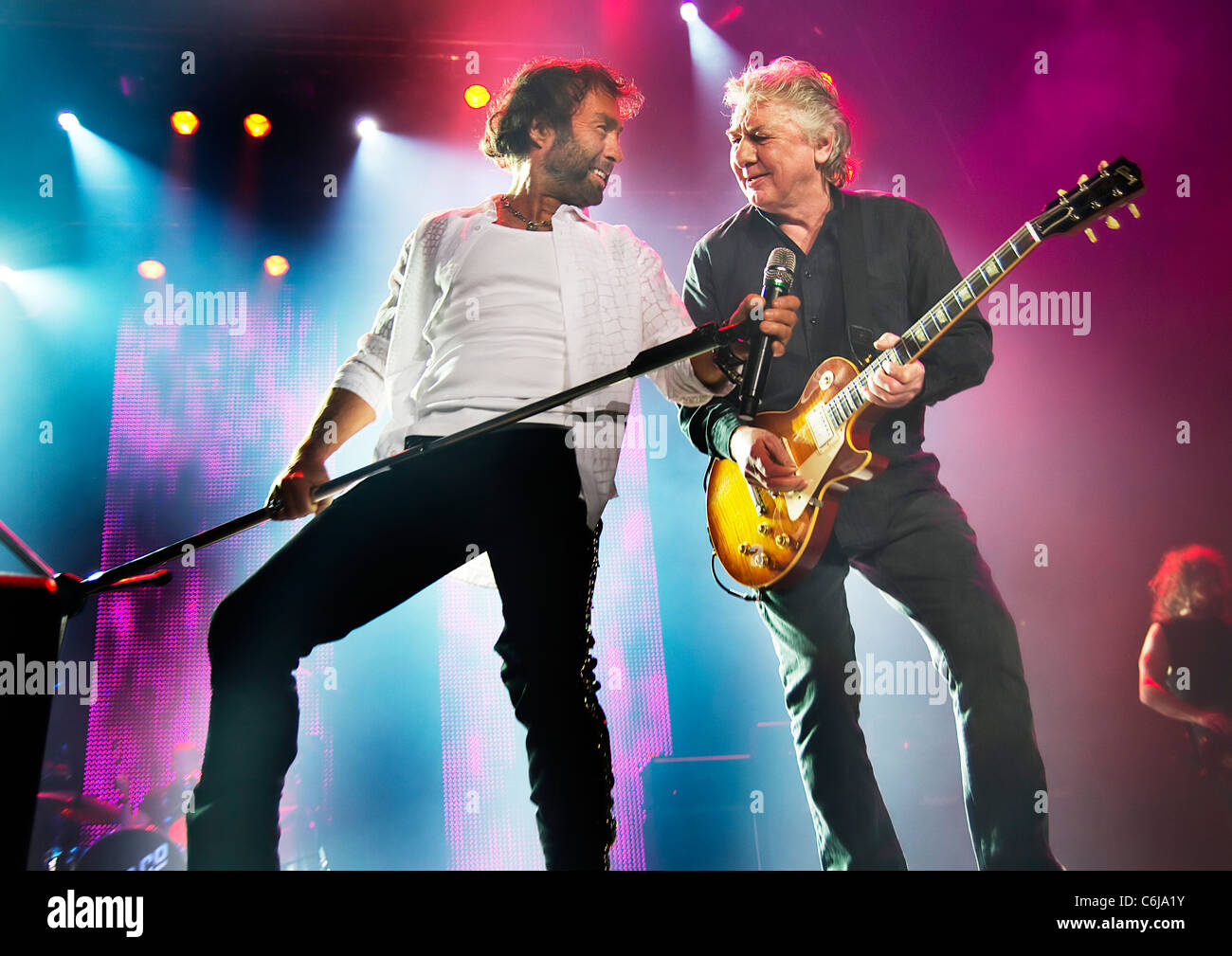 Paul Rodgers and Mick Ralphs Bad Company performing at Manchester Evening News Arena Manchester, England - 02.04.10 Sakura Stock Photo