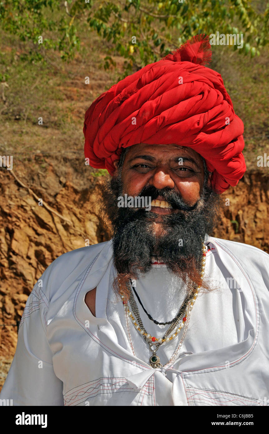 Indian man wearing turban hi-res stock photography and images - Alamy