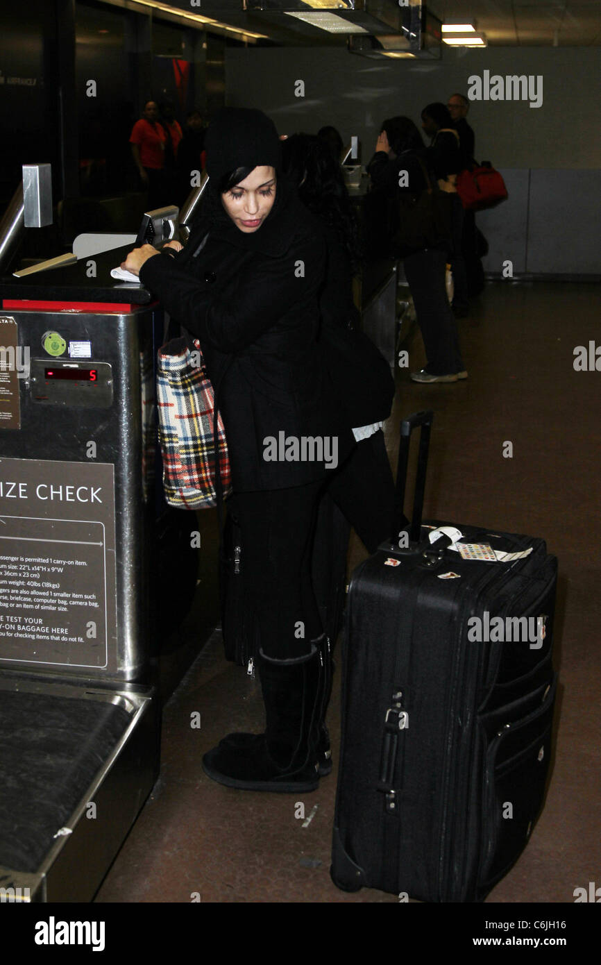 jfk airport carry on size