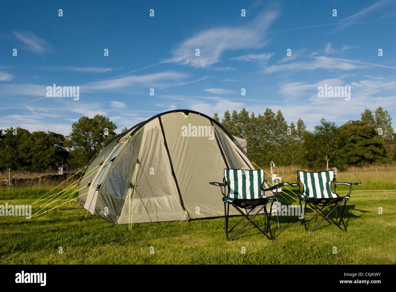 Tunnel tent hi res stock photography and images Alamy